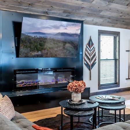 New Rustic Luxe Cabin Billiards Spa Near Gsmnp Таунсенд Экстерьер фото