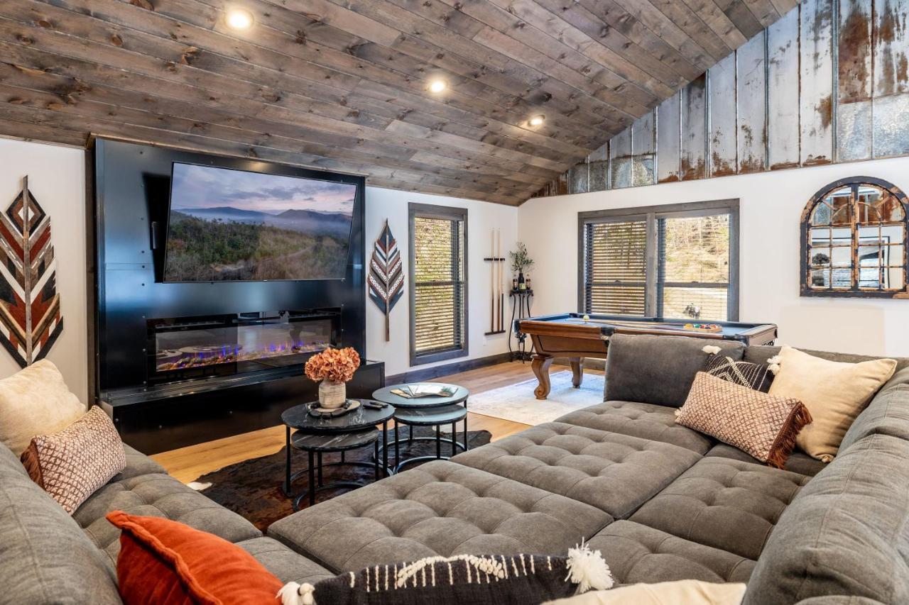 New Rustic Luxe Cabin Billiards Spa Near Gsmnp Таунсенд Экстерьер фото