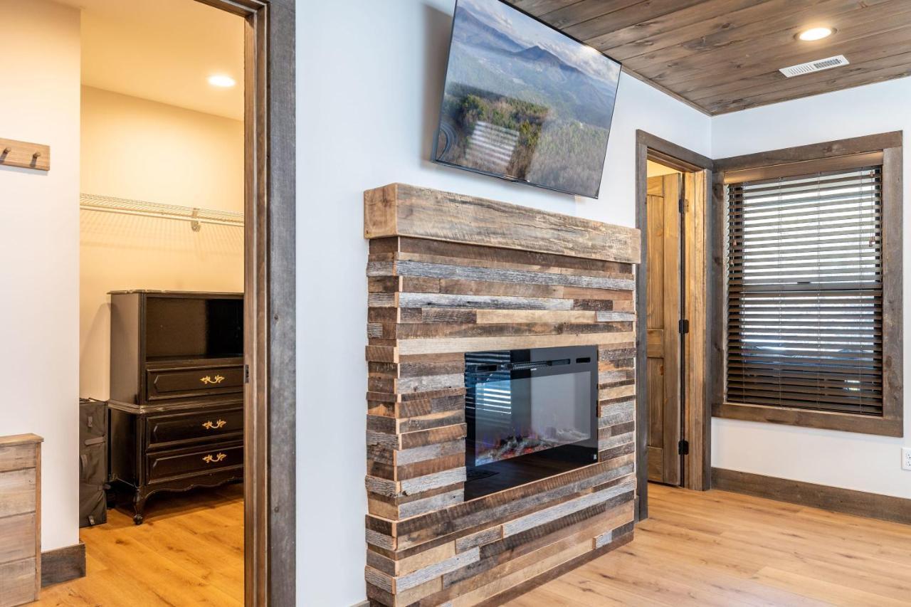New Rustic Luxe Cabin Billiards Spa Near Gsmnp Таунсенд Экстерьер фото