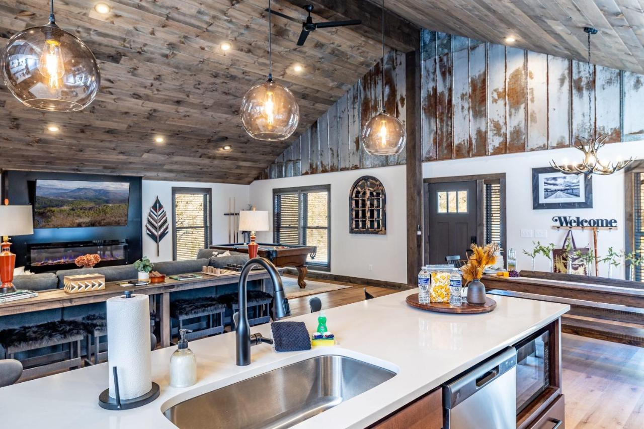 New Rustic Luxe Cabin Billiards Spa Near Gsmnp Таунсенд Экстерьер фото