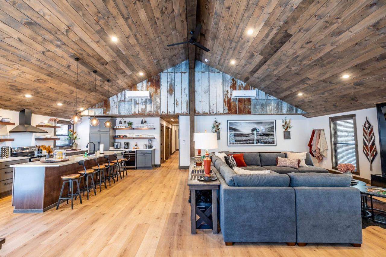 New Rustic Luxe Cabin Billiards Spa Near Gsmnp Таунсенд Экстерьер фото